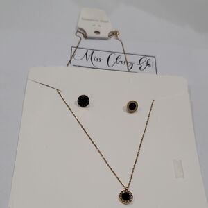 Gold and Black Necklace Set